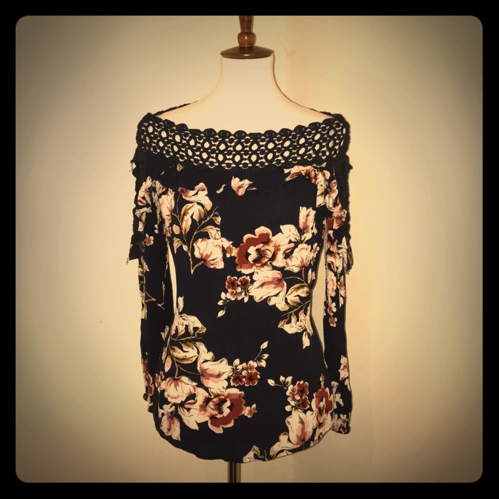 Floral & Crochet Boho Top!